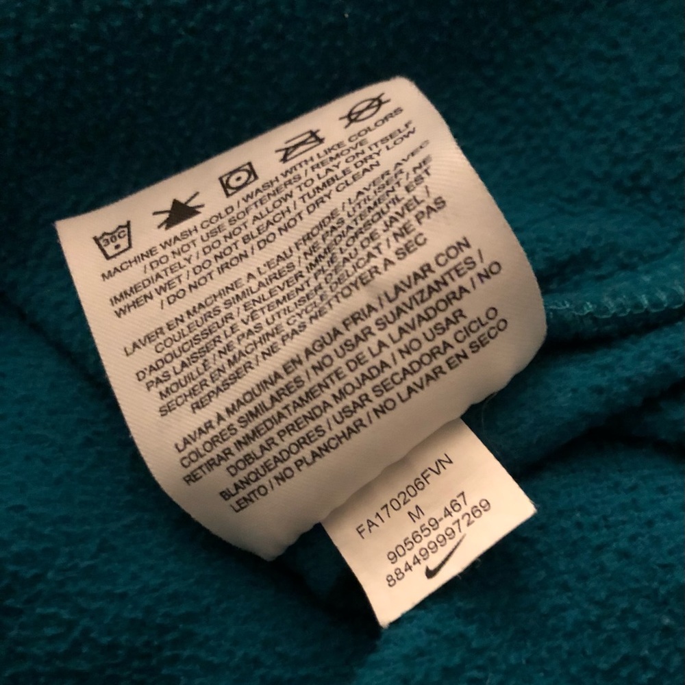 NIKE Hoodie - Soft and Like New - Picture 9 of 11